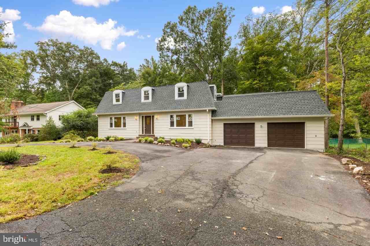 4408 Banff St - Photo 2 of 38