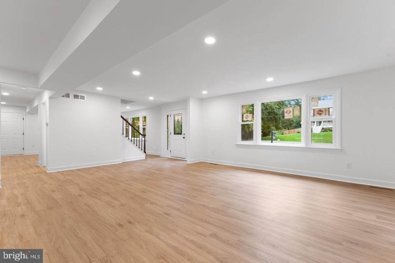 4408 Banff St - Photo 4 of 38
