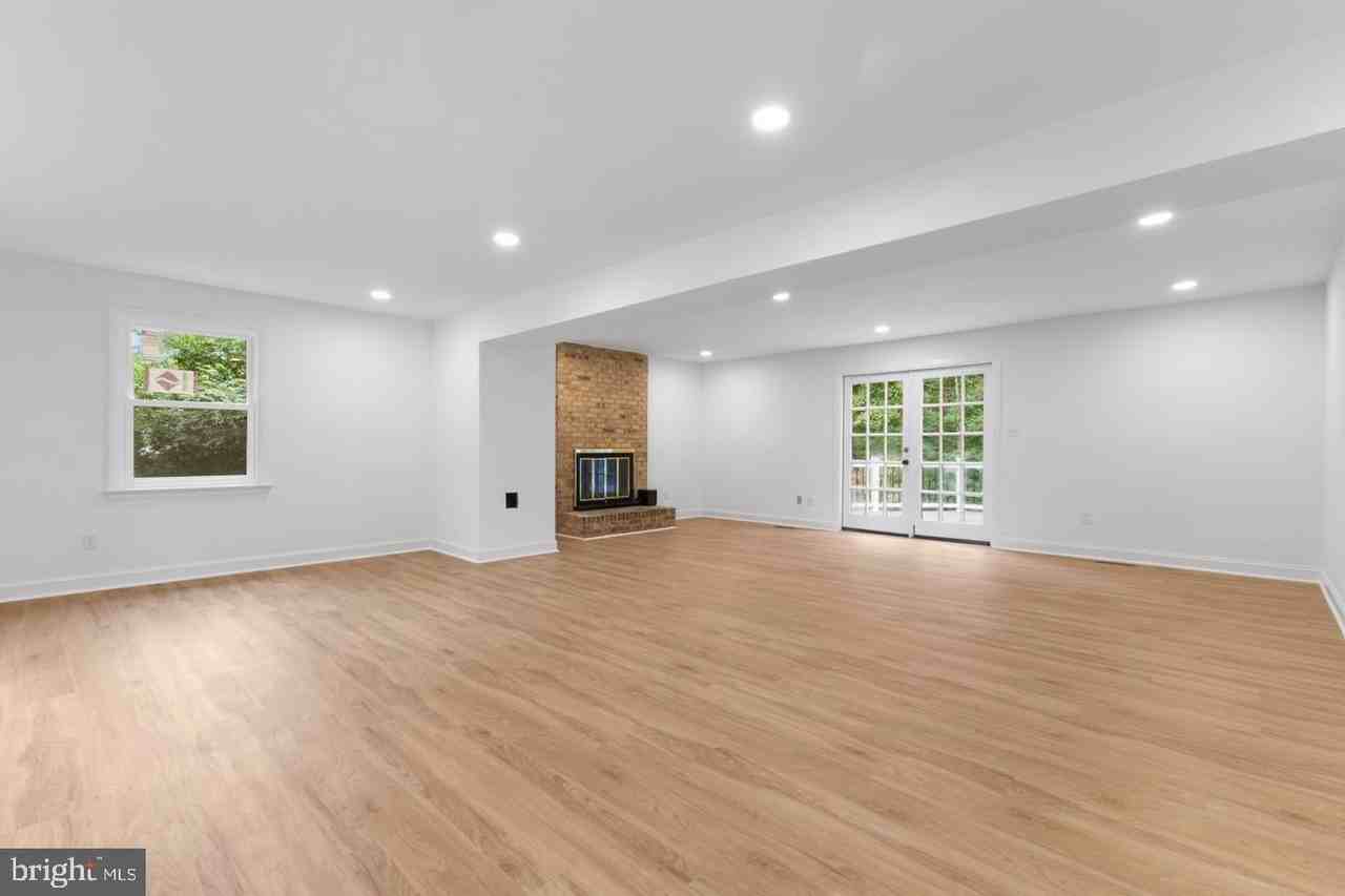 4408 Banff St - Photo 5 of 38