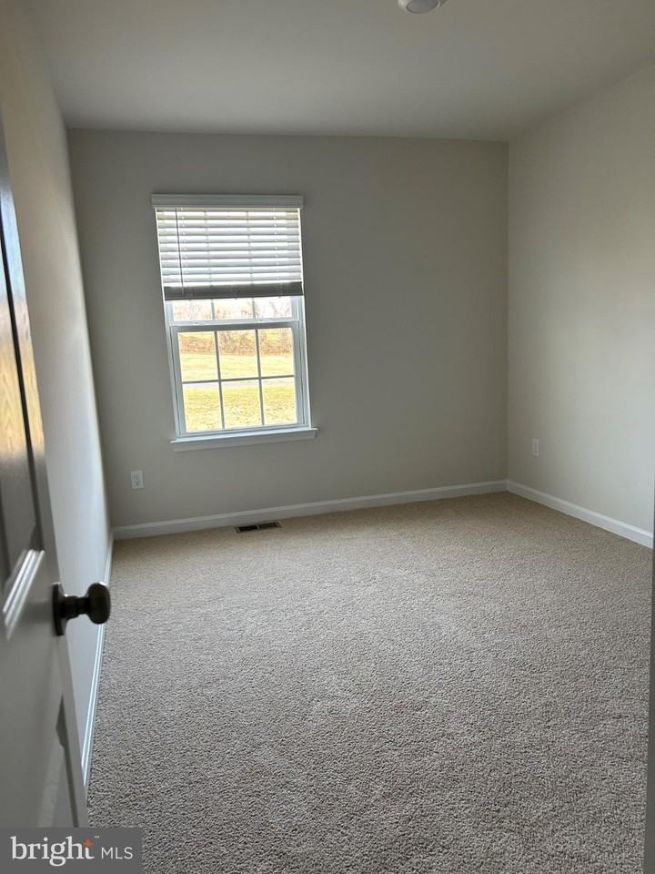 131 Rae Ct - Photo 4 of 22