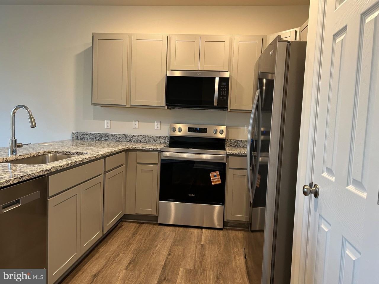 131 Rae Ct - Photo 7 of 22