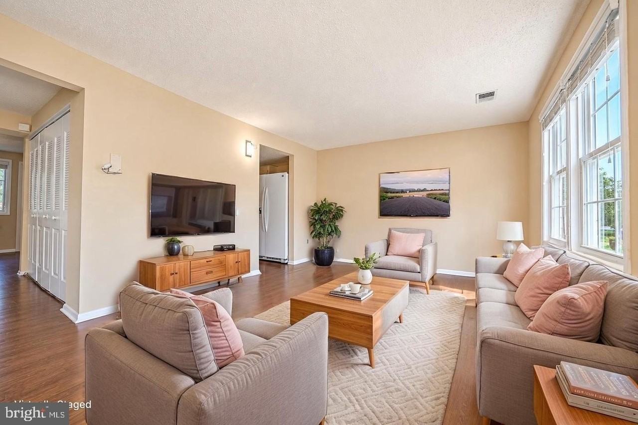 13508 Getty Ln - Photo 3 of 21