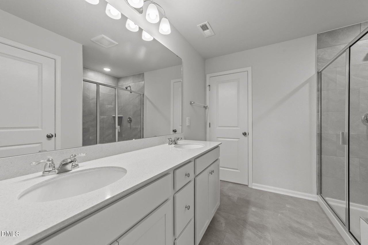 172 Glenmore Gardens Rd - Photo 3 of 3