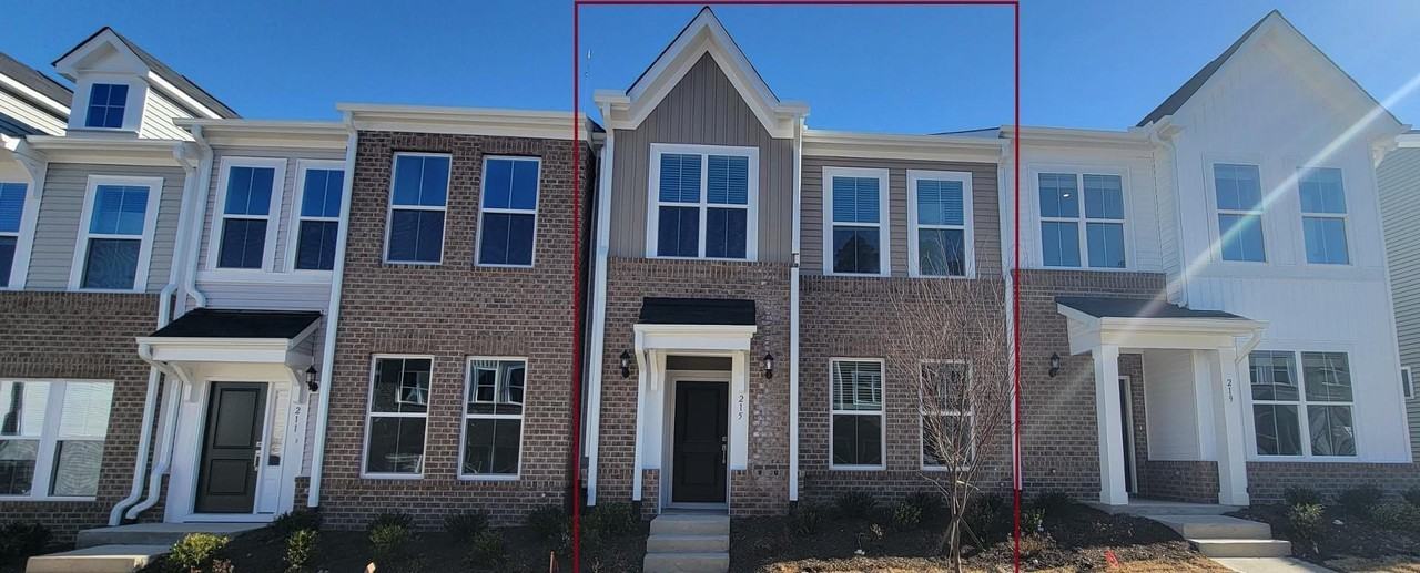 215 Chesapeake Commons St - Photo 3 of 31