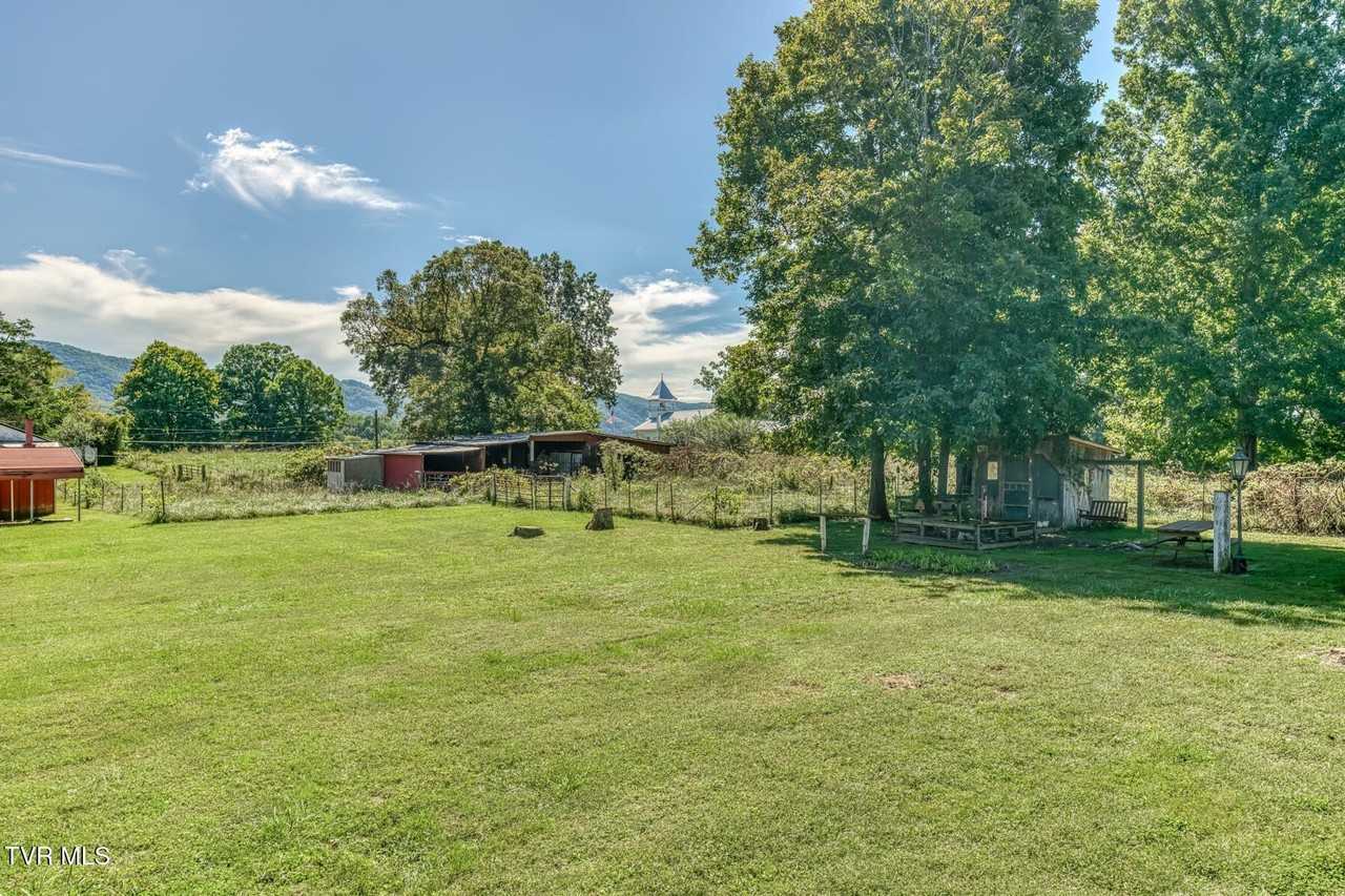 867 Mayberry Rd - Photo 2 of 50