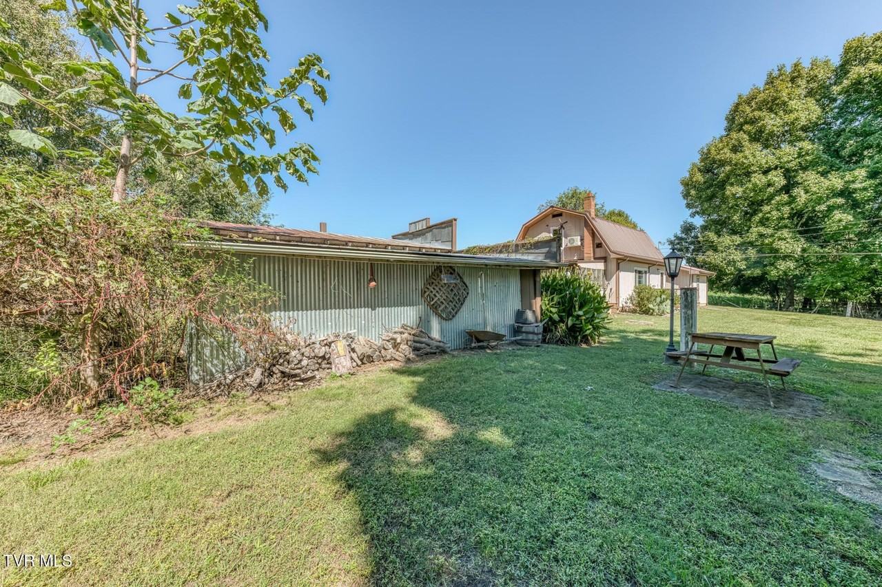 867 Mayberry Rd - Photo 6 of 50