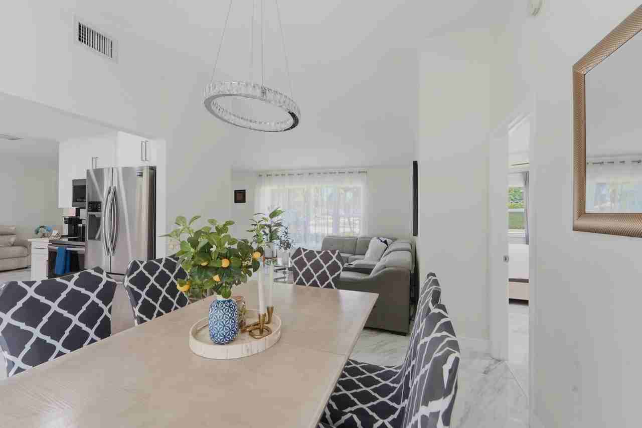 956 Sage Ave - Photo 4 of 50