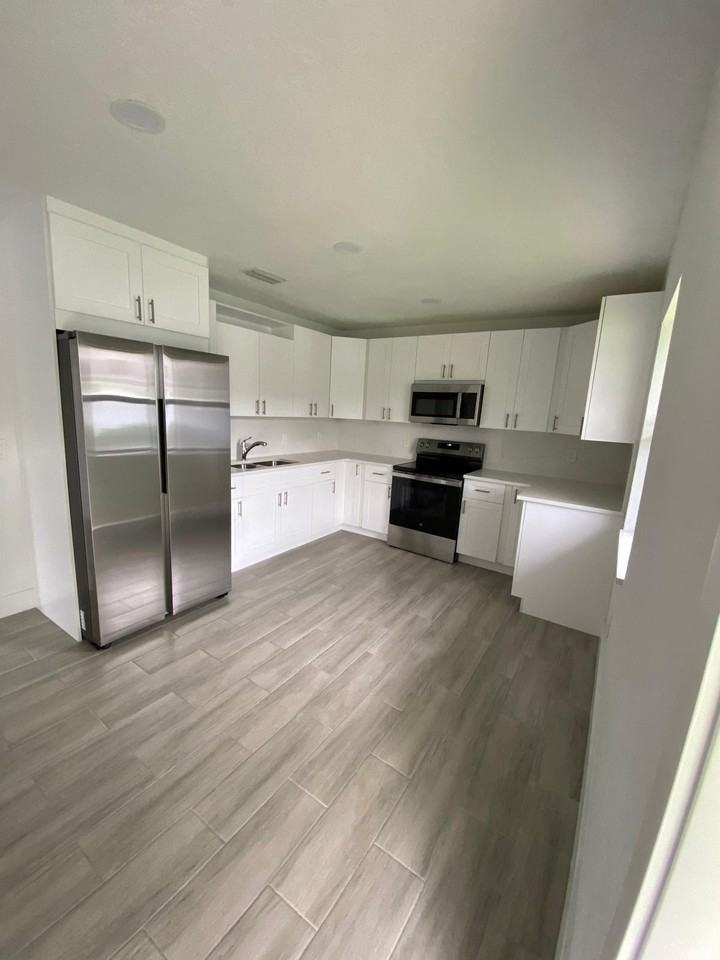 224 Jackson Ave #1 - Photo 4 of 18