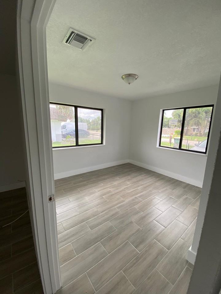224 Jackson Ave #1 - Photo 7 of 18