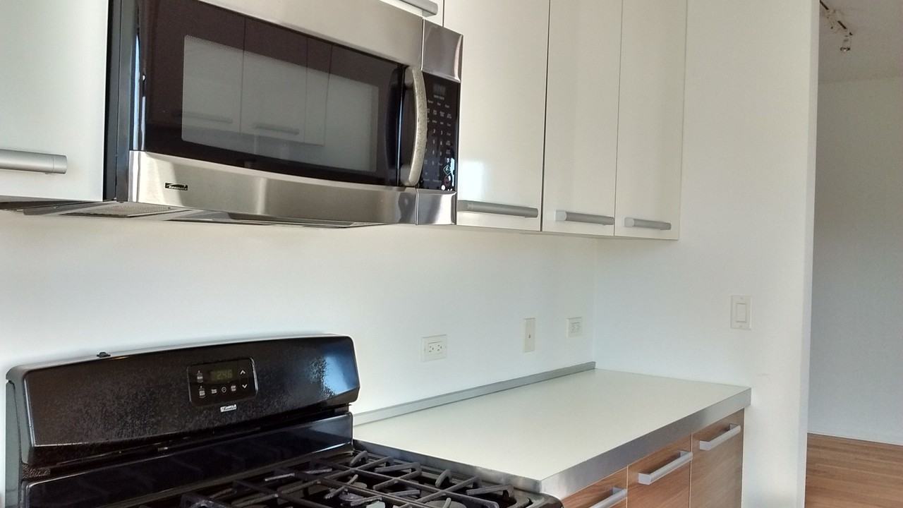 W Foster Ave & N Broadway - Photo 2 of 10