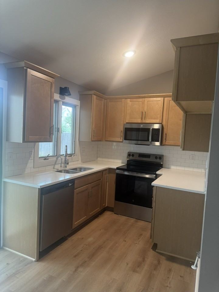 213 S Lark Ln #1 - Photo 5 of 14