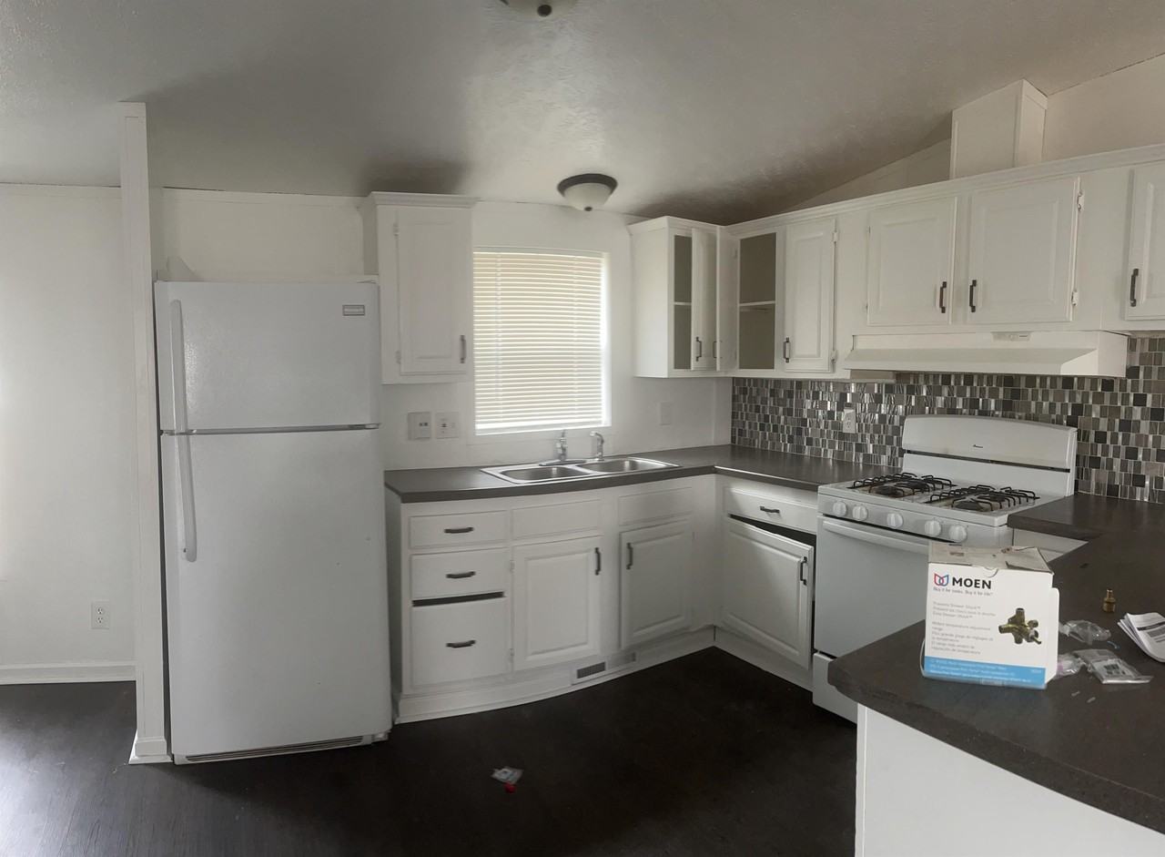 1548 Cedar St #1 - Photo 3 of 10