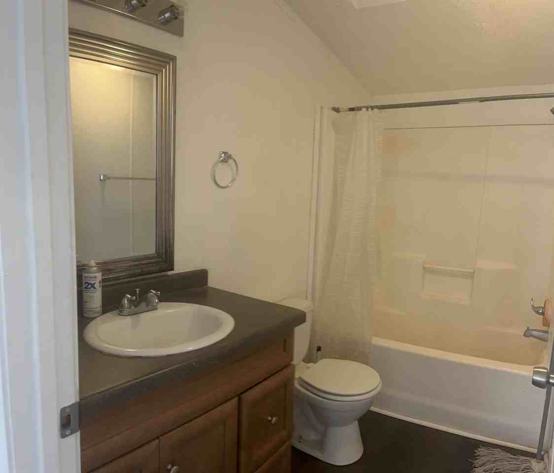 1548 Cedar St #1 - Photo 5 of 10