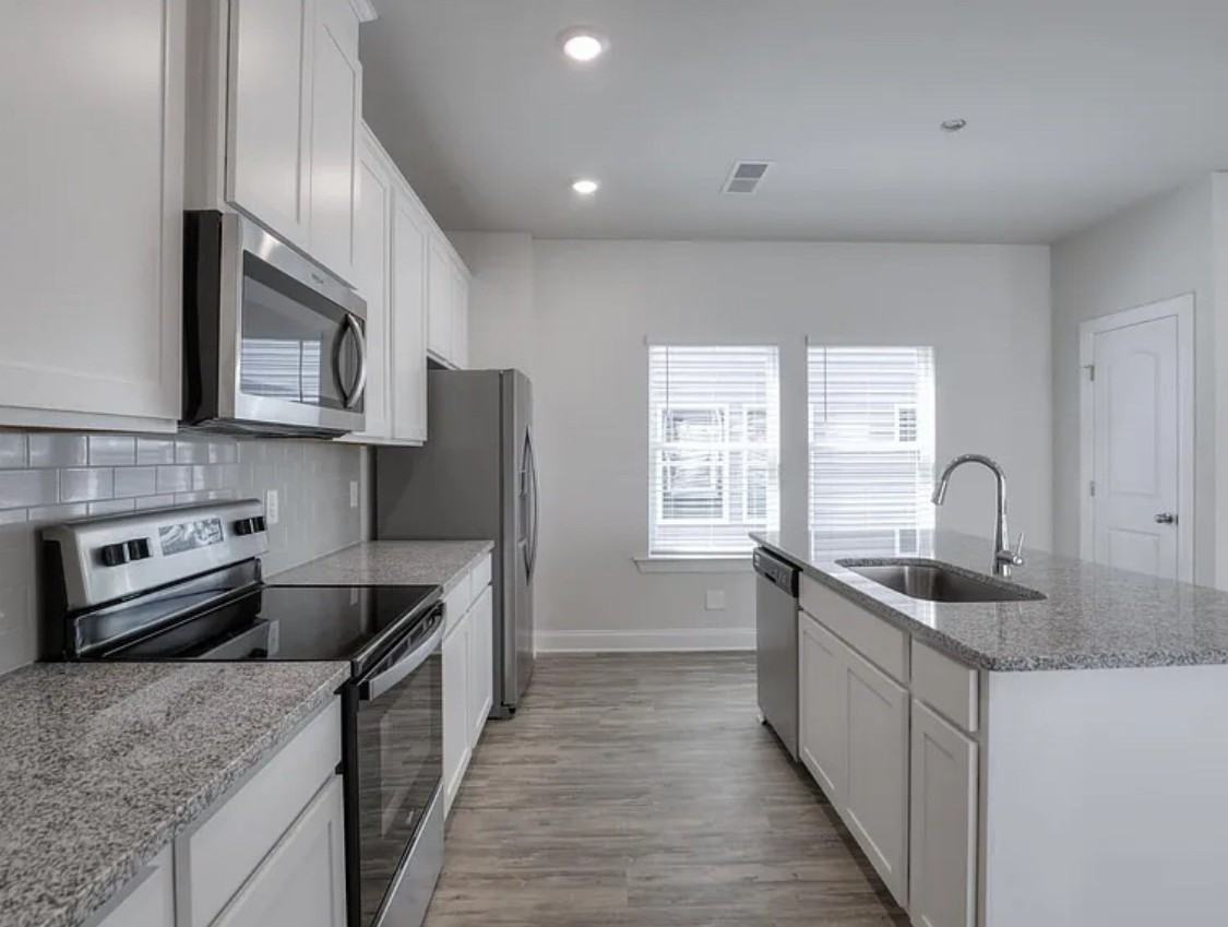 635 Taylor Bnd #1 - Photo 4 of 11