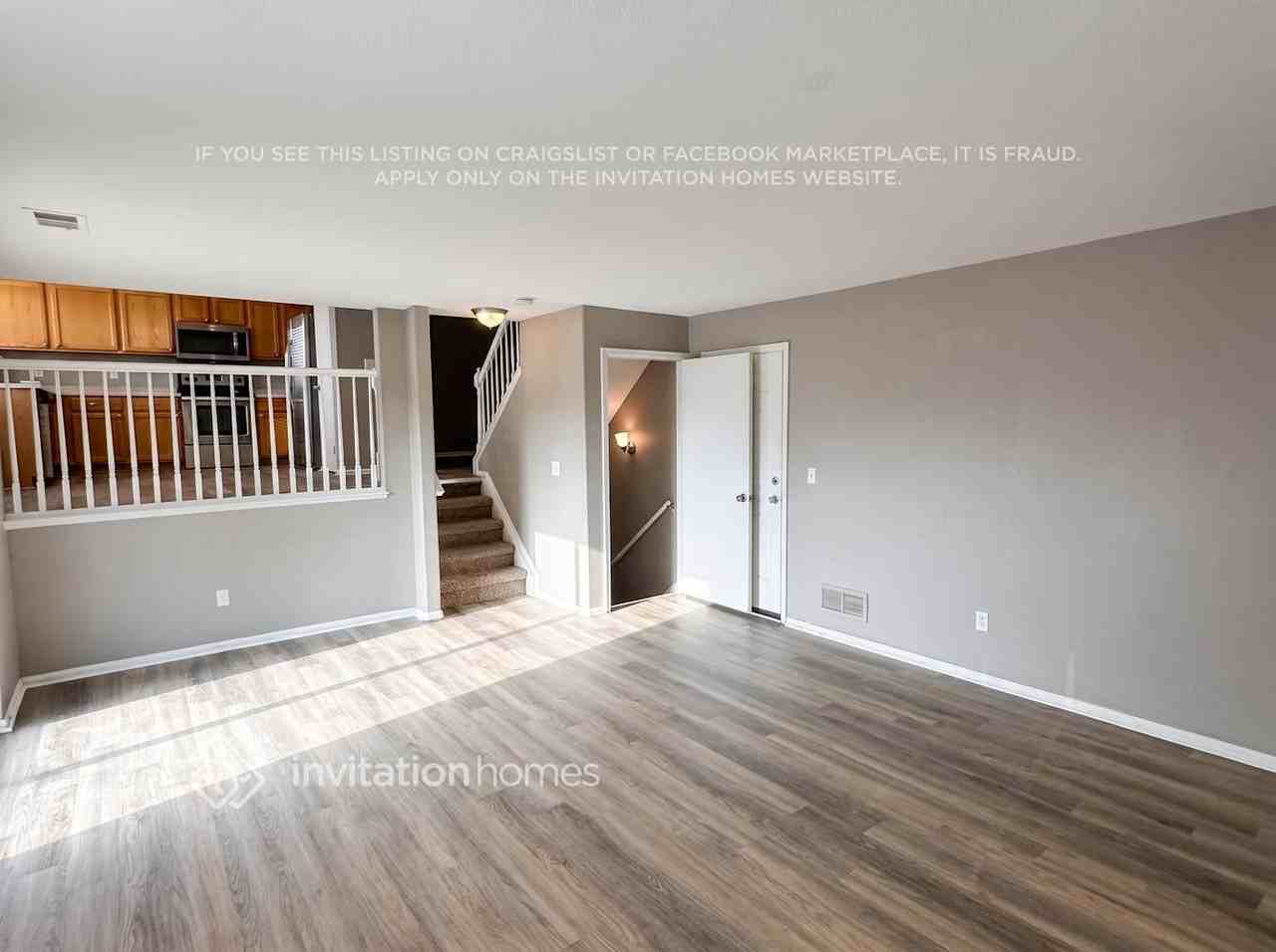 11053 Pheasant Ct - Photo 3 of 20