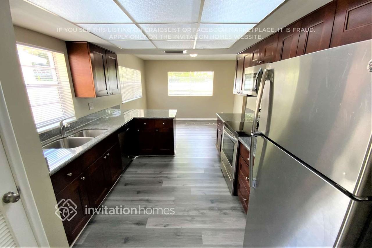 22743 Sw 55th Ave - Photo 4 of 19