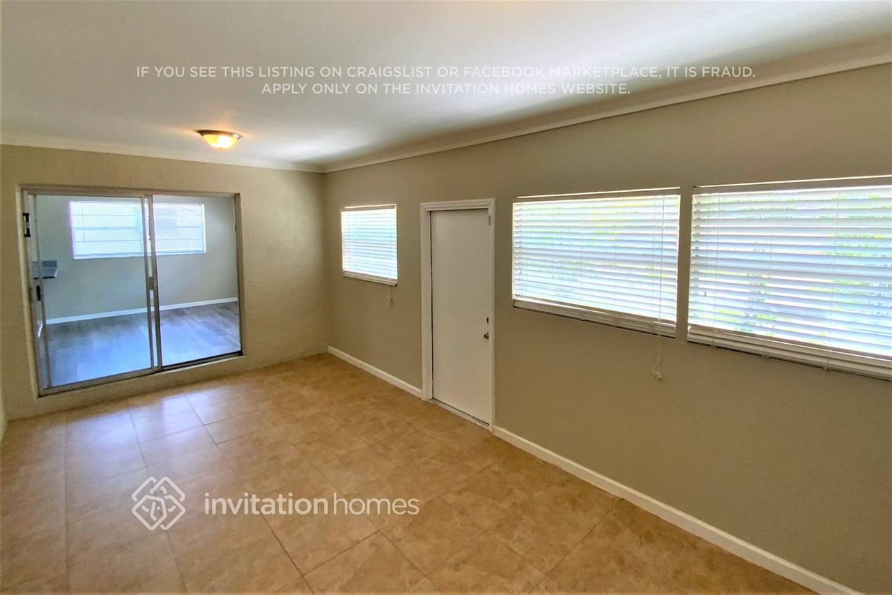 22743 Sw 55th Ave - Photo 7 of 19
