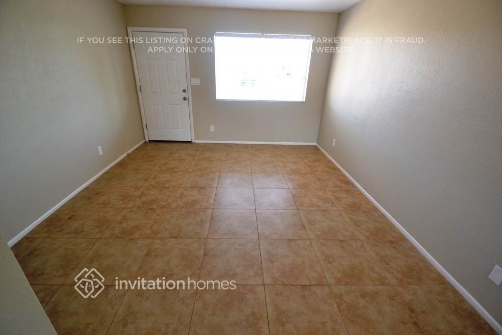 1113 E Winston Dr - Photo 2 of 13