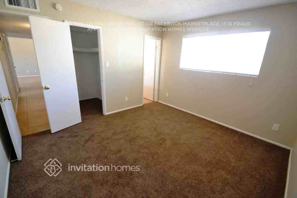 1113 E Winston Dr - Photo 6 of 13