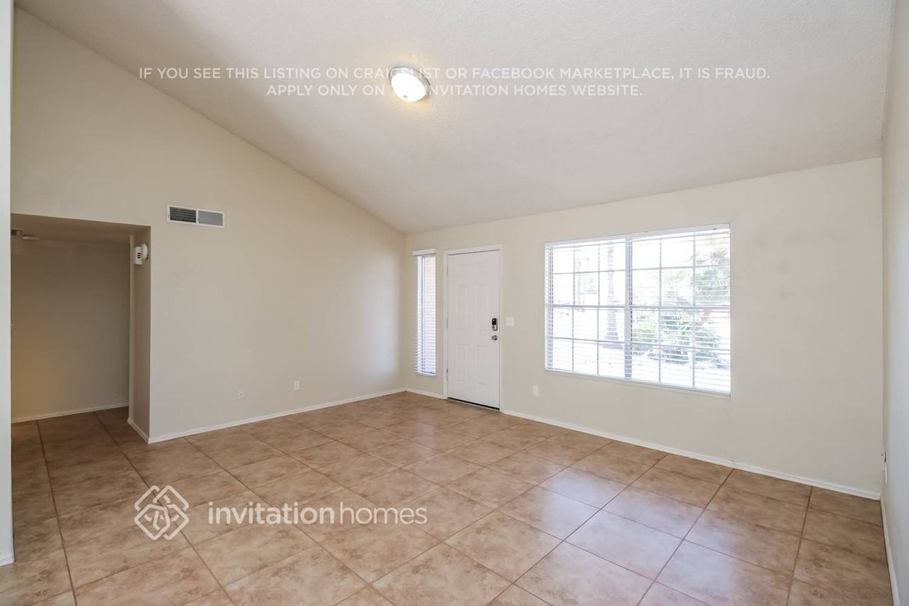 19001 N 46th Ave - Photo 2 of 21