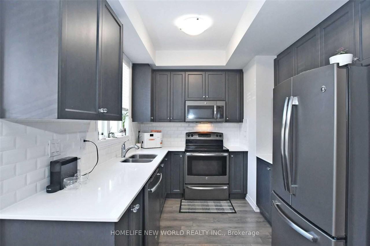 105 Kayla Crescent - Photo 4 of 9