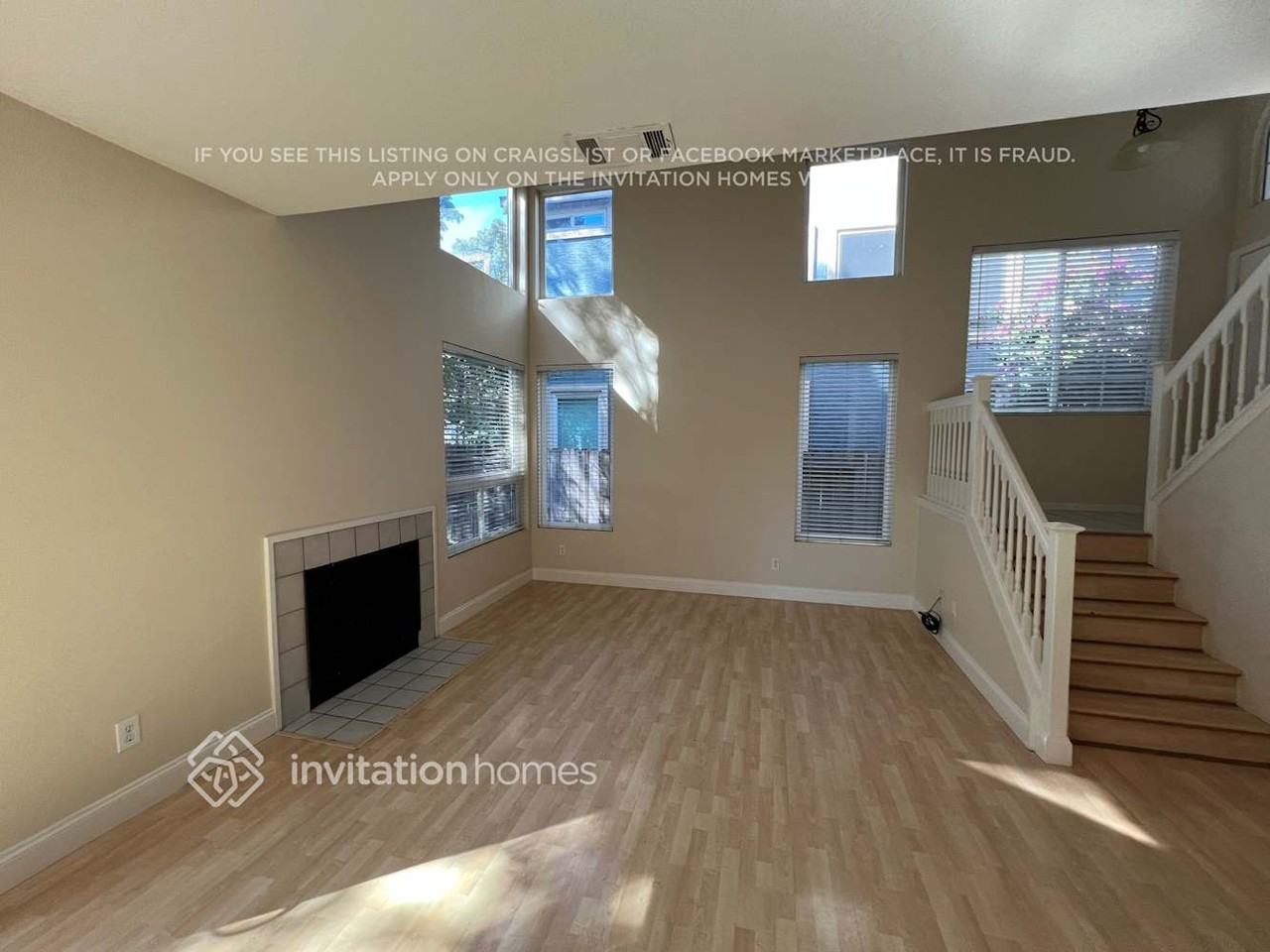 374 Promenade Cir - Photo 3 of 19