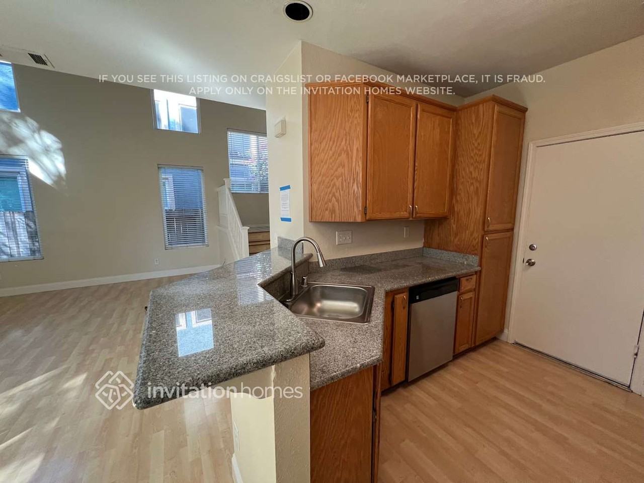 374 Promenade Cir - Photo 5 of 19