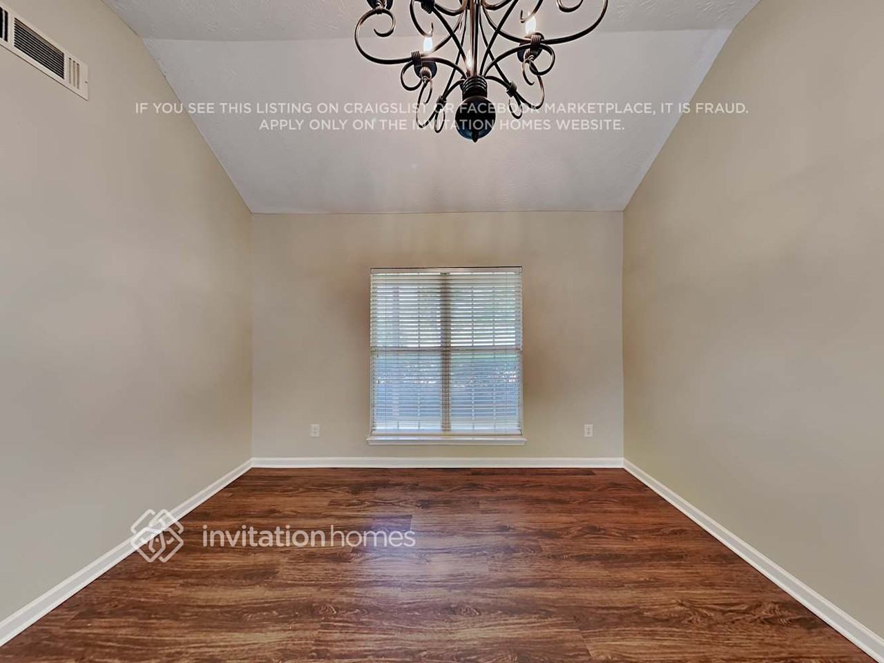206 Vernon Walk - Photo 4 of 18