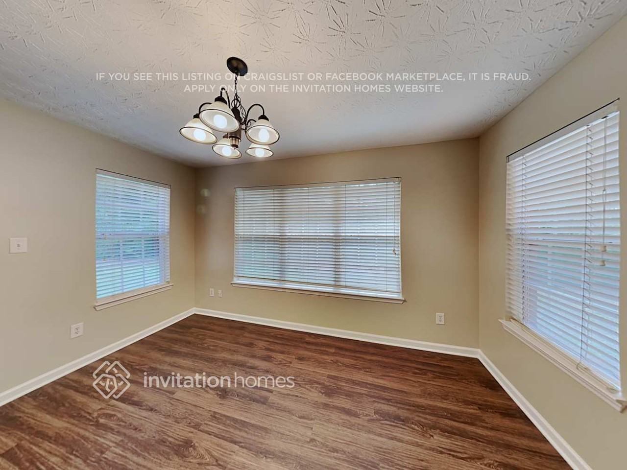 206 Vernon Walk - Photo 5 of 18