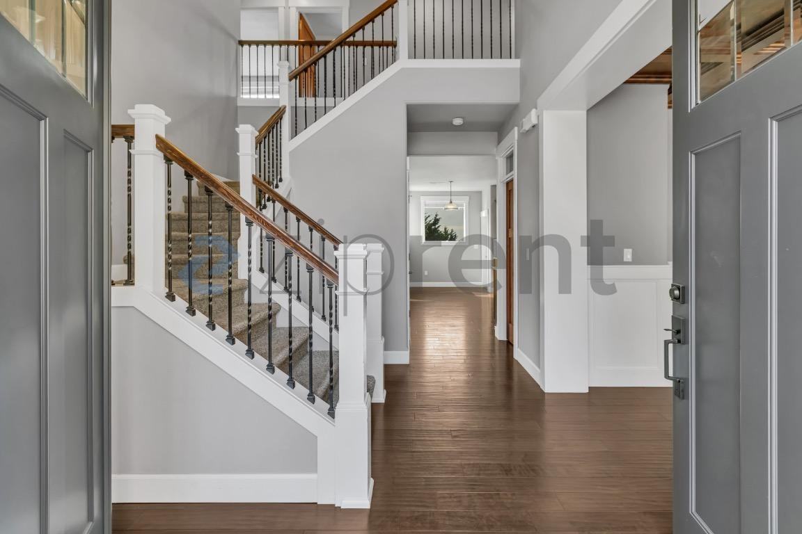 6515 Quincy Ave Se - Photo 5 of 49