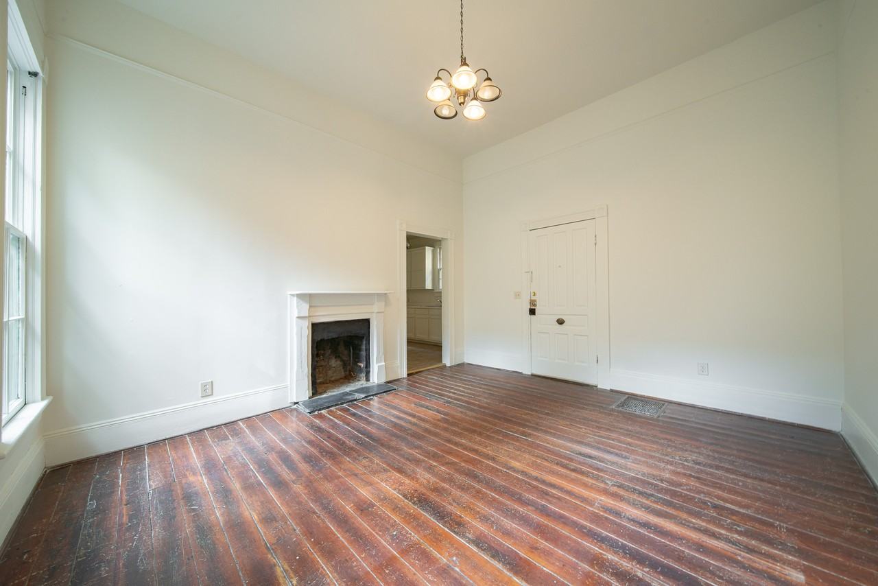 106 7th St #B - Photo 2 of 15