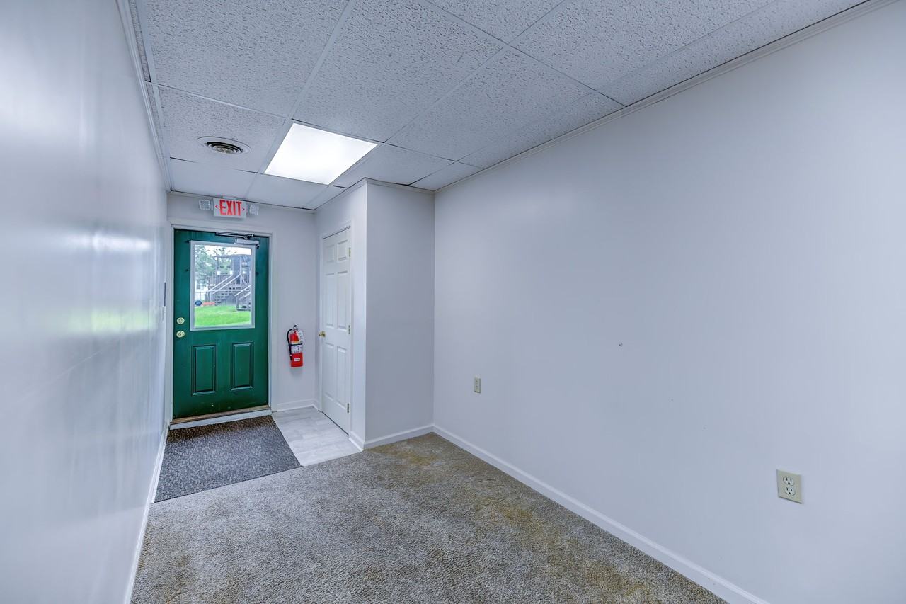1001 Old Berwick Road - 1Unit D #1 - Photo 4 of 18