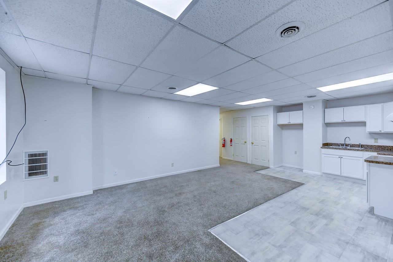 1001 Old Berwick Road - 1Unit D #1 - Photo 5 of 18