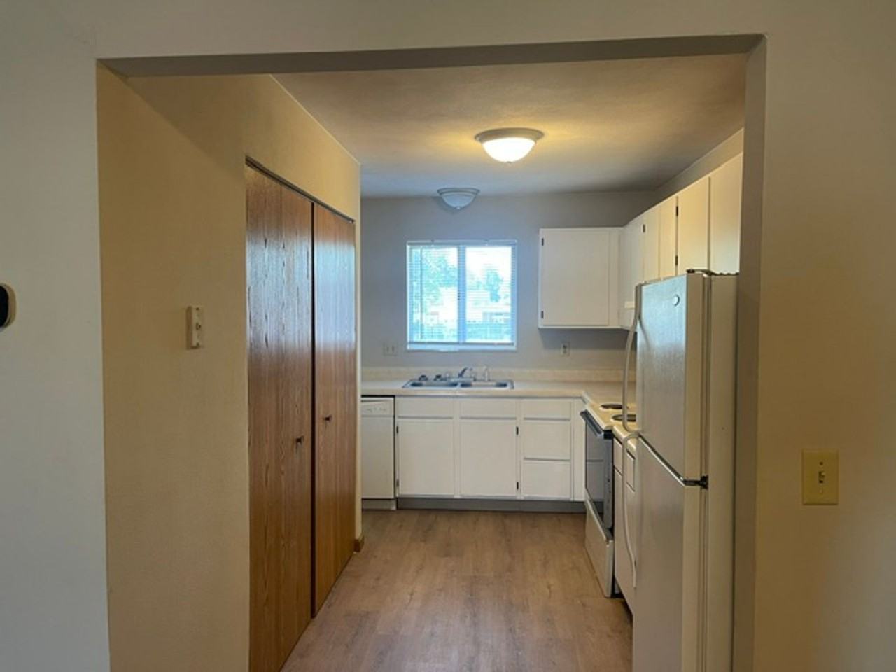 Court Royal Apartments - Photo 4 of 22