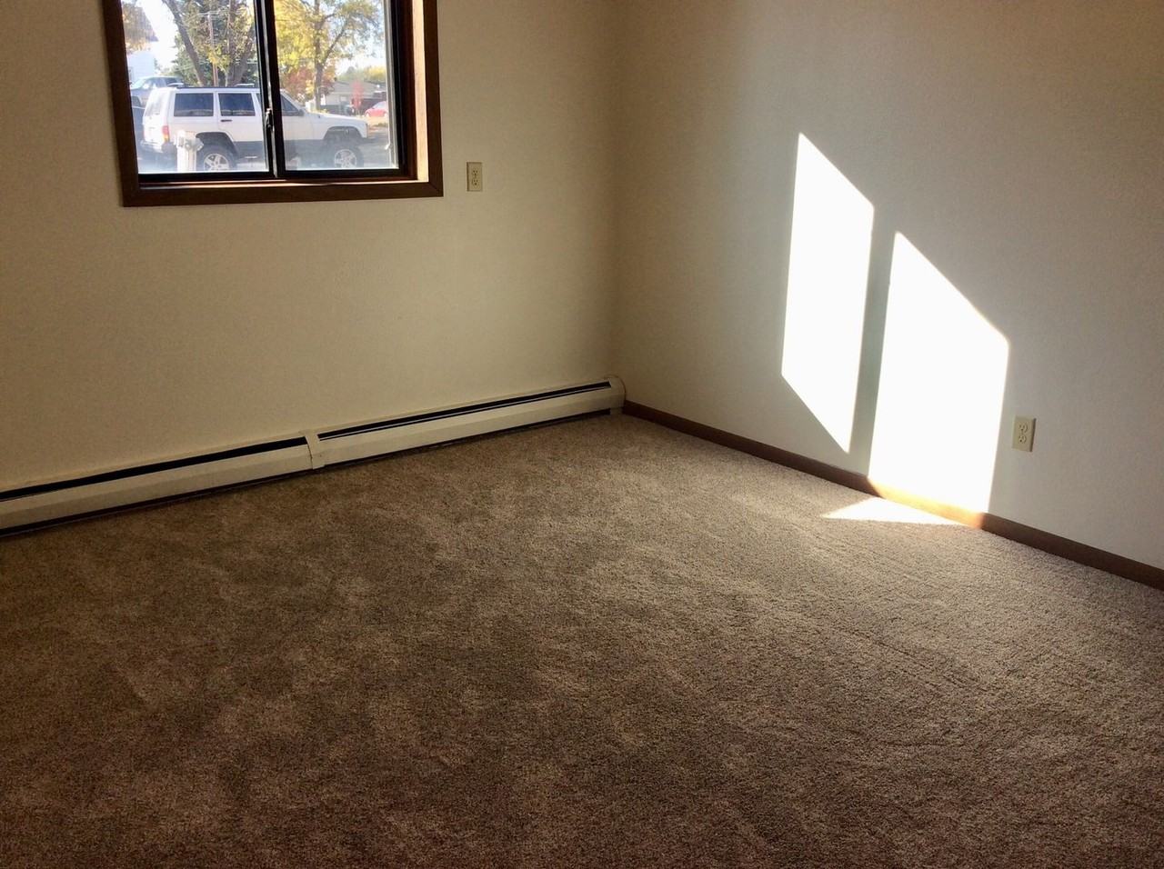 Eastwood Apartments - Photo 3 of 15
