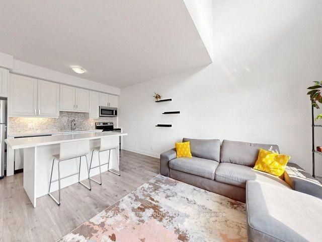 12 Woodstream Boulevard - Photo 3 of 8