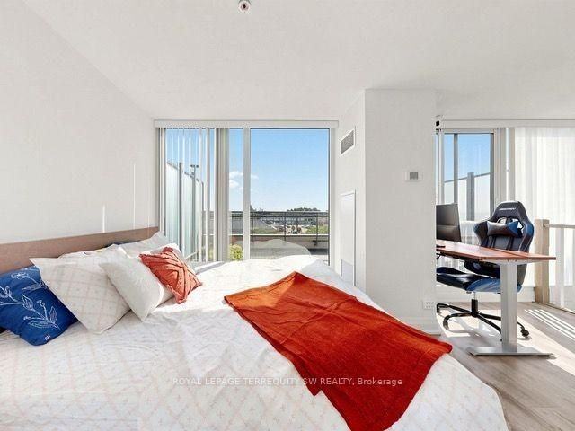 12 Woodstream Boulevard - Photo 4 of 8