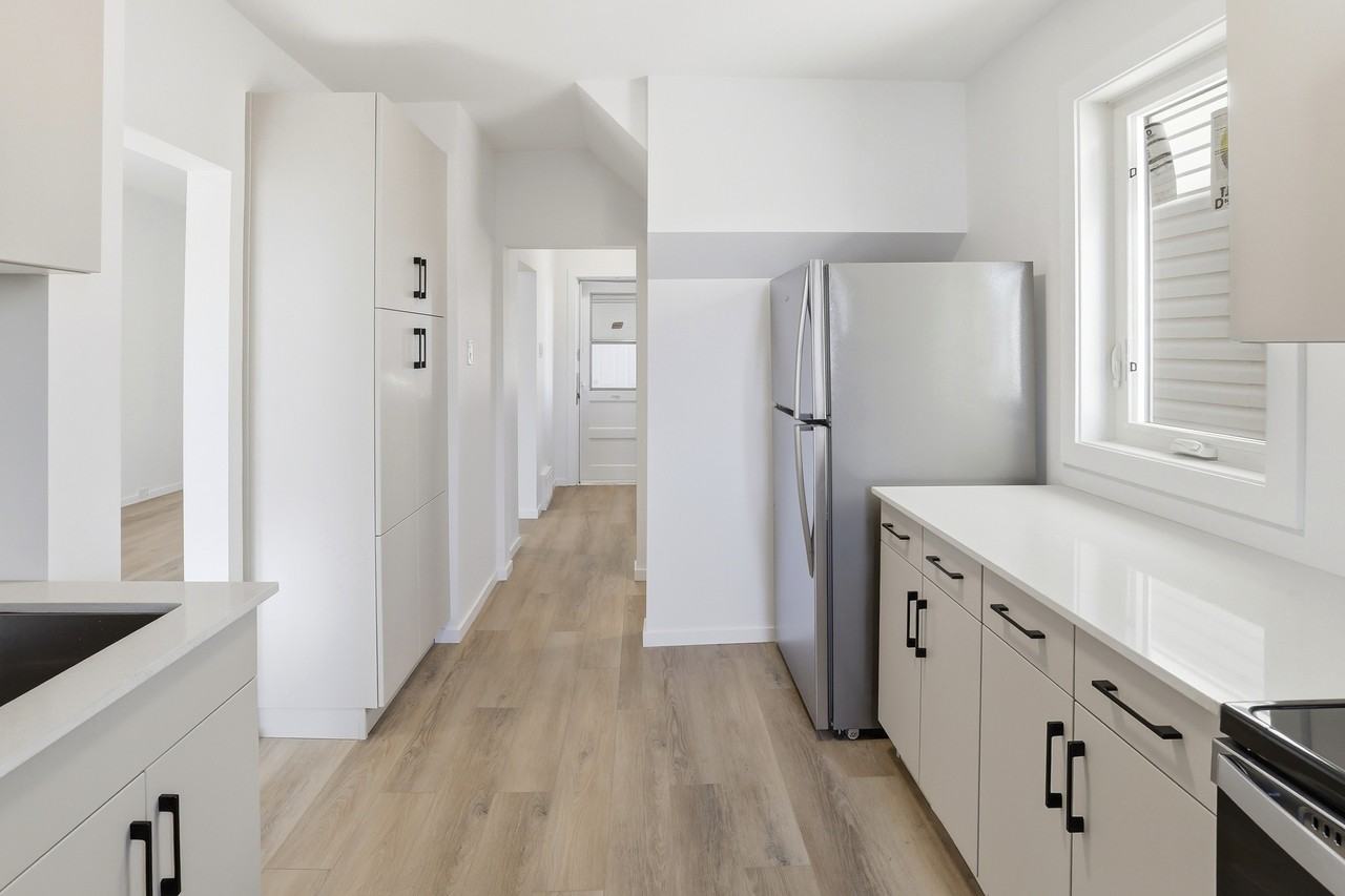 512 Atlantic Avenue - Photo 3 of 14