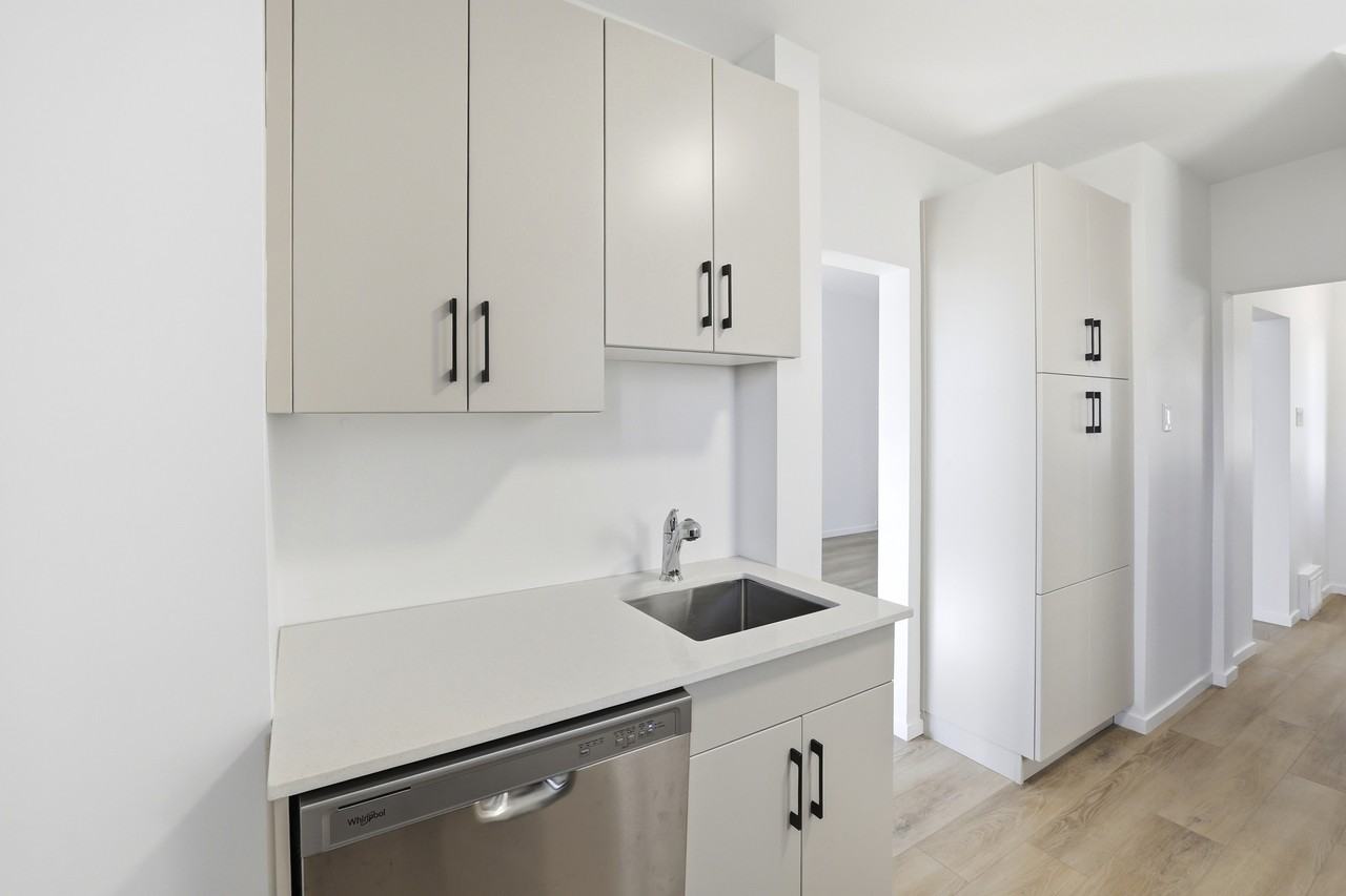 512 Atlantic Avenue - Photo 5 of 14