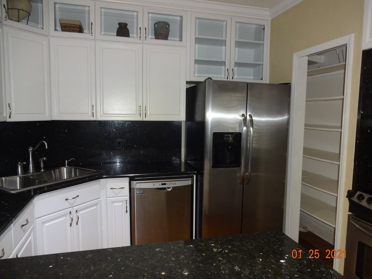 1145 Delaney Avenue - Photo 5 of 30