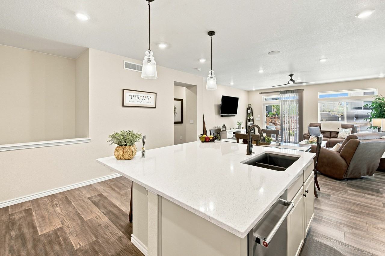 6001 Bennach Grv - Photo 6 of 50