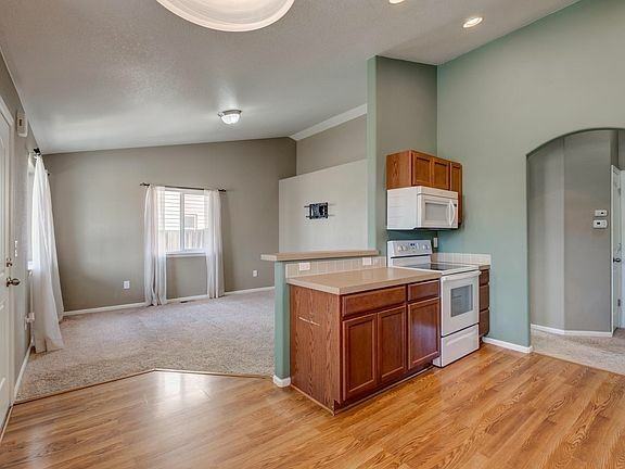 817 Fulton St - Photo 5 of 18