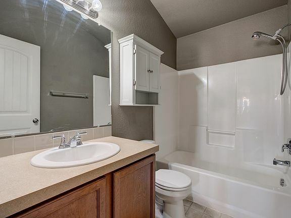 817 Fulton St - Photo 6 of 18