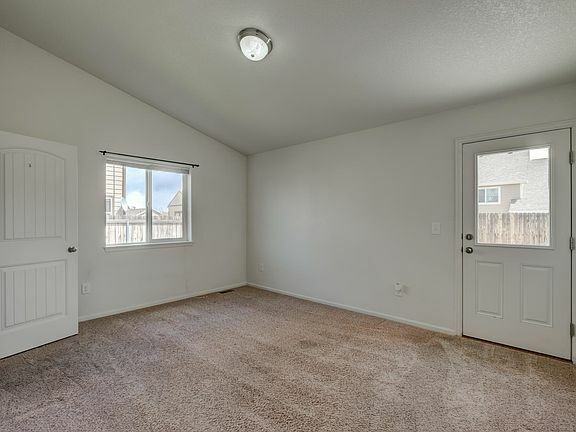817 Fulton St - Photo 7 of 18