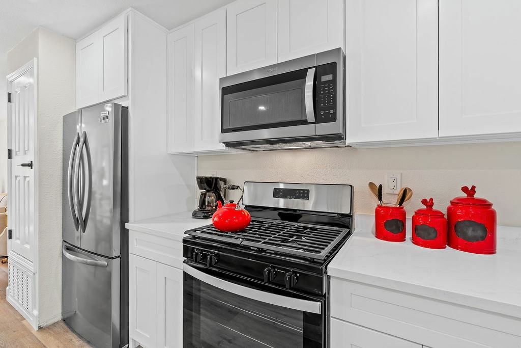 360 March Ave #A - Photo 4 of 23