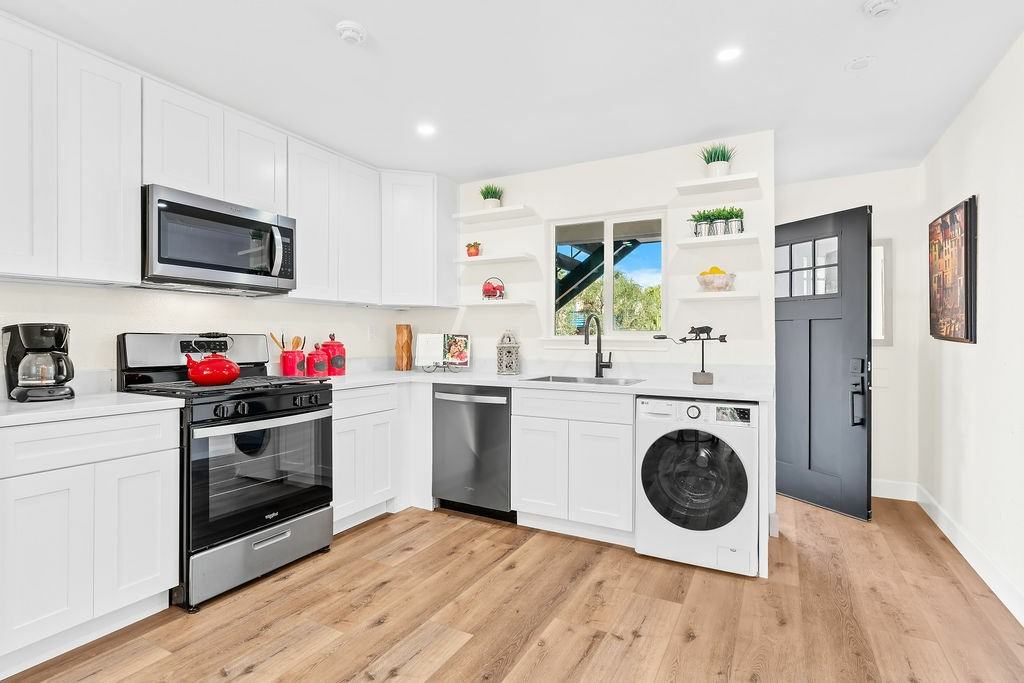 360 March Ave #A - Photo 5 of 23