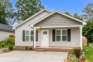 featured image of 3861 Sarah Dr Nw