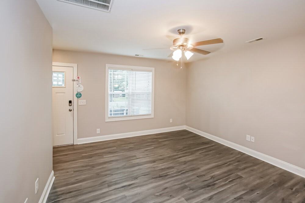 3861 Sarah Dr Nw - Photo 5 of 16