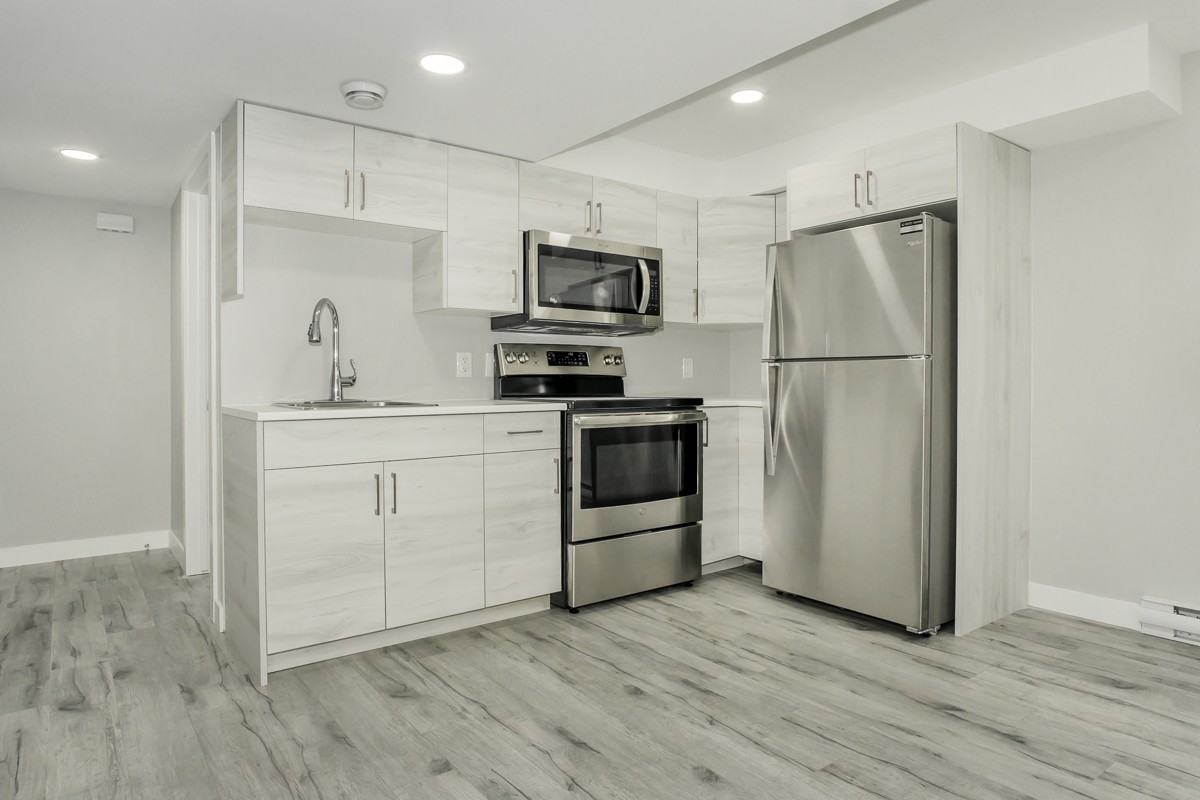 52 Crystal Avenue #A - Photo 4 of 17