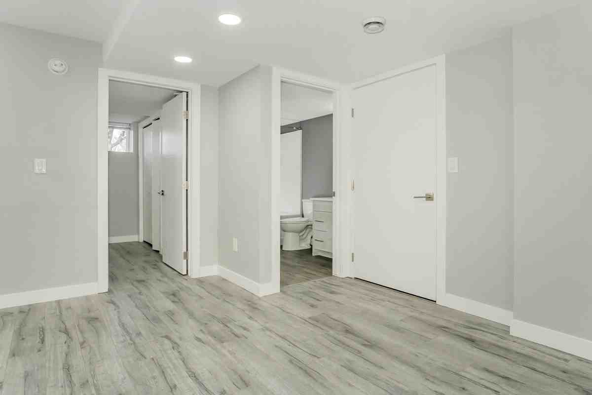 52 Crystal Avenue #A - Photo 5 of 17